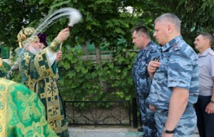 Божественная литургия в храме блаженной Ксении Петербургской г. Саратова на территории ИТК УШ-382/33