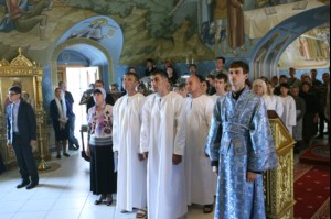Крещальная литургия в Свято-Троицком кафедральном соборе г. Саратова