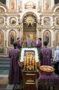 Божественная литургия и панихида в храме во имя Всех Святых, в земле Российской просиявших г. Саратова