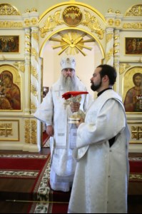 Божественная литургия и панихида на Архиерейском подворье – храме во имя преподобного Серафима Саровского г.Саратова