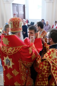 Божественная литургия на Архиерейском подворье — храме в честь иконы Божией Матери «Утоли моя печали» г.Саратова