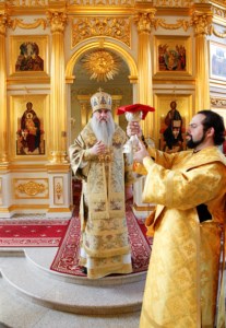 Божественная литургия на Архиерейском подворье — храме во имя святого апостола и евангелиста Иоанна Богослова при Саратовской православной духовной семинарии