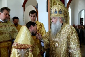 Божественная литургия в храме святых первоверховных апостолов Петра и Павла г. Красноармейска