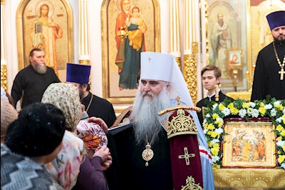 Божественная литургия в храме Всех святых, в земле Русской просиявших, г. Саратова