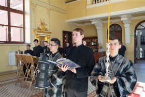 Литургия Преждеосвященных Даров на Архиерейском подворье — в храме святого апостола и евангелиста Иоанна Богослова