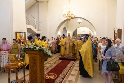 Всенощное бдение в храме во имя святых первоверховных апостолов Петра и Павла г. Саратова