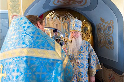 Божественная литургия в Свято-Троицком кафедральном соборе г. Саратова
