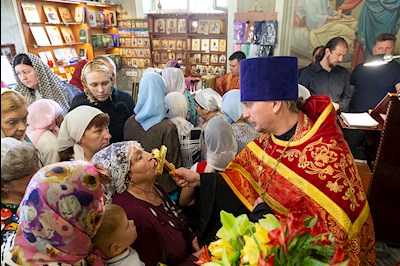 Божественная литургия в храме во имя великомученика и целителя Пантелеимона г. Саратова