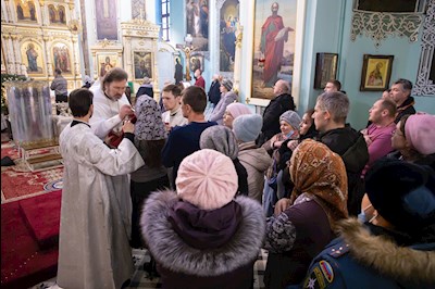 Митрополит Игнатий совершил Божественную литургию в Свято-Духовском соборе г. Саратова