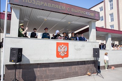 Митрополит Игнатий посетил церемонию выпуска офицеров ВВИМО
