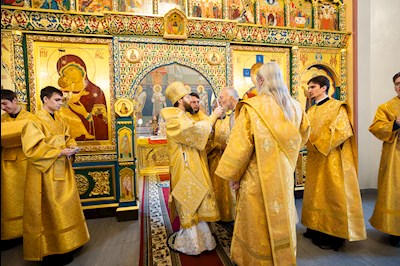 Митрополит Игнатий совершил Божественную литургию в Свято-Никольском мужском монастыре г. Саратова