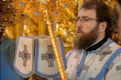 Митрополит Игнатий совершил Божественную литургию в Свято-Троицком кафедральном соборе Саратова