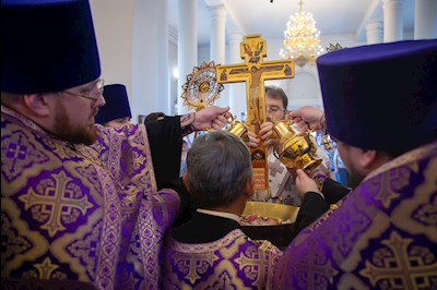 Митрополит Игнатий совершил всенощное бдение с чином выноса Креста в Свято-Троицком кафедральном соборе г. Вольска