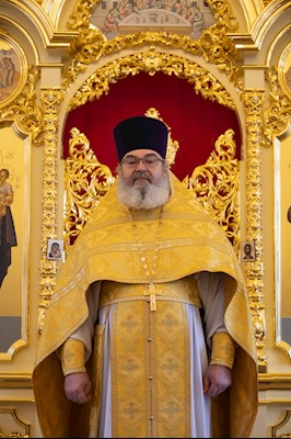 Митрополит Игнатий совершил Божественную литургию в Свято-Никольском храме с. Октябрьский Городок