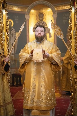 Митрополит Игнатий совершил Божественную литургию в Свято-Троицком кафедральном соборе Саратова