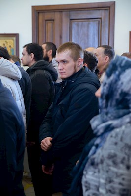 Митрополит Игнатий совершил Божественную литургию в Трехсвятительском храме г. Саратова
