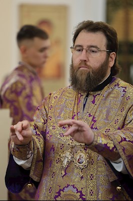 Митрополит Игнатий совершил Божественную литургию в соборном храме святителя Спиридона Тримифунтского г. Саратова