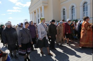Божественная литургия в Свято-Троицком кафедральном соборе Вольска