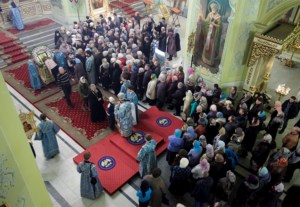 Всенощное бдение в храме в честь Покрова Пресвятой Богородицы г. Саратова