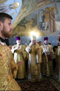 Епископ Пахомий совершил Божественную литургию в Свято-Троицком кафедральном соборе Саратова