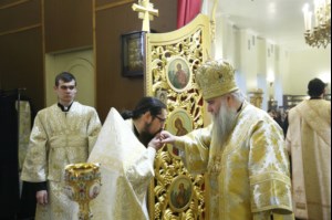 Божественная литургия на Архиерейском подворье — храме во имя преподобного Серафима Саровского г.Саратова