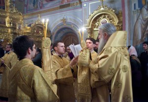 Божественная литургия и новогодний молебен в Свято-Троицком кафедральном соборе города Саратова