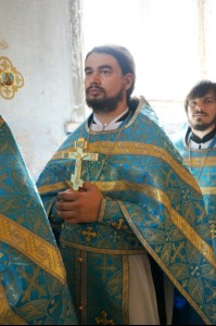 Божественная литургия в храме в честь Покрова Пресвятой Богородицы села Сокур Татищевского района