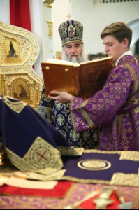 Божественная литургия в храме в честь Рождества Христова г.Саратова