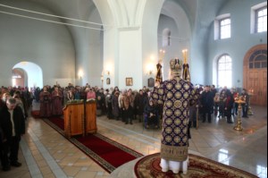 Божественная литургия в храме в честь Покрова Пресвятой Богородицы г.Петровска
