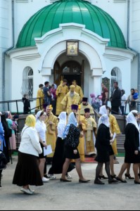Божественная литургия в храме во имя Всех Святых, в земле Российской просиявших, г. Саратова