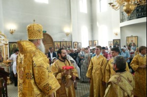 Божественная литургия в храме во имя святых первоверховных апостолов Петра и Павла г.Аткарска