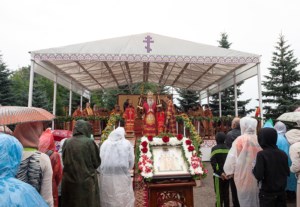 Божественная литургия в Вавиловом Доле