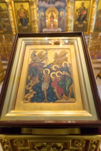 Митрополит Лонгин совершил чин Великого освящения воды