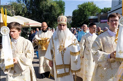 Божественная литургия в храме во имя святителя Митрофана, епископа Воронежского, г.Саратова