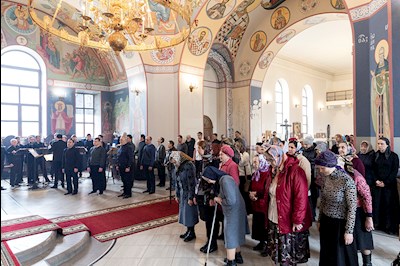 Божественная литургия в Свято-Никольском мужском монастыре г. Саратова