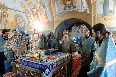 Утреня с чтением акафиста в Свято-Троицком кафедральном соборе г. Саратова