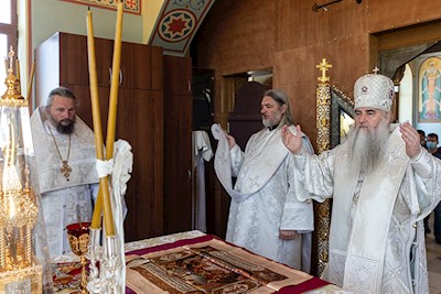 Божественная литургия в Вознесенско-Пантелеимоновском храме с. Усть-Курдюм Саратовского района