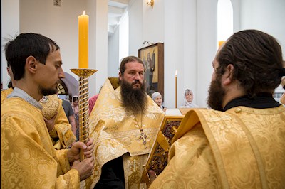 В саратовских храмах отметили День Крещения Руси