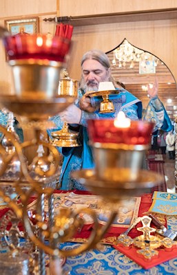 Митрополит Игнатий совершил Божественную литургию в храме в честь Сретения Господня г. Саратова