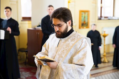 Митрополит Игнатий совершил Литургию Преждеосвященных Даров в храме святого апостола и евангелиста Иоанна Богослова при СПДС