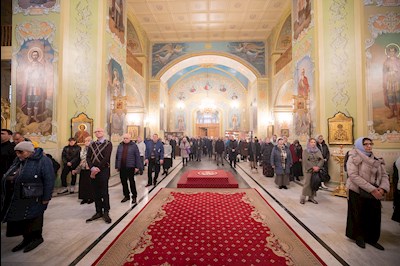 Митрополит Игнатий совершил Божественную литургию и молебен на новый год в Покровском соборе г. Саратова