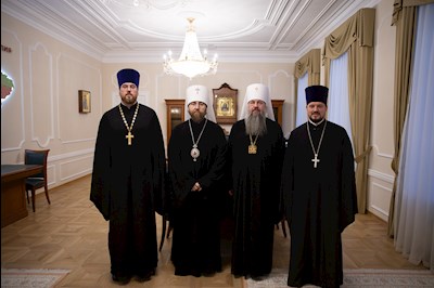Совершена панихида по саратовским святителям