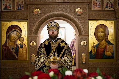 Митрополит Игнатий совершил Великое освящение Крестовоздвиженского подворья Свято-Алексиевского женского монастыря г. Саратова и Божественную литургию в новоосвященном храме