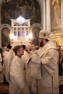 Митрополит Игнатий совершил всенощное бдение в Духосошественском соборе г. Саратова