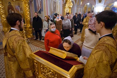 Митрополит Игнатий совершил всенощное бдение в Свято-Троицком кафедральном соборе г. Саратова