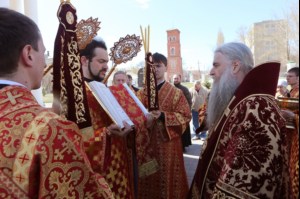 Божественная литургия в Свято-Троицком кафедральном соборе Вольска