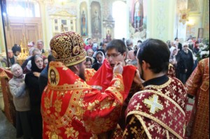 Божественная литургия в храме в честь Покрова Пресвятой Богородицы