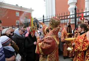 Божественная литургия в храме в честь Покрова Пресвятой Богородицы г.Саратова