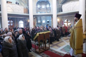 Божественная литургия в храме во имя Всех Святых, в земле Российской просиявших г. Саратова