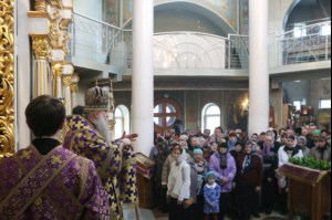 Божественная литургия и панихида в храме во имя Всех Святых, в земле Российской просиявших г. Саратова